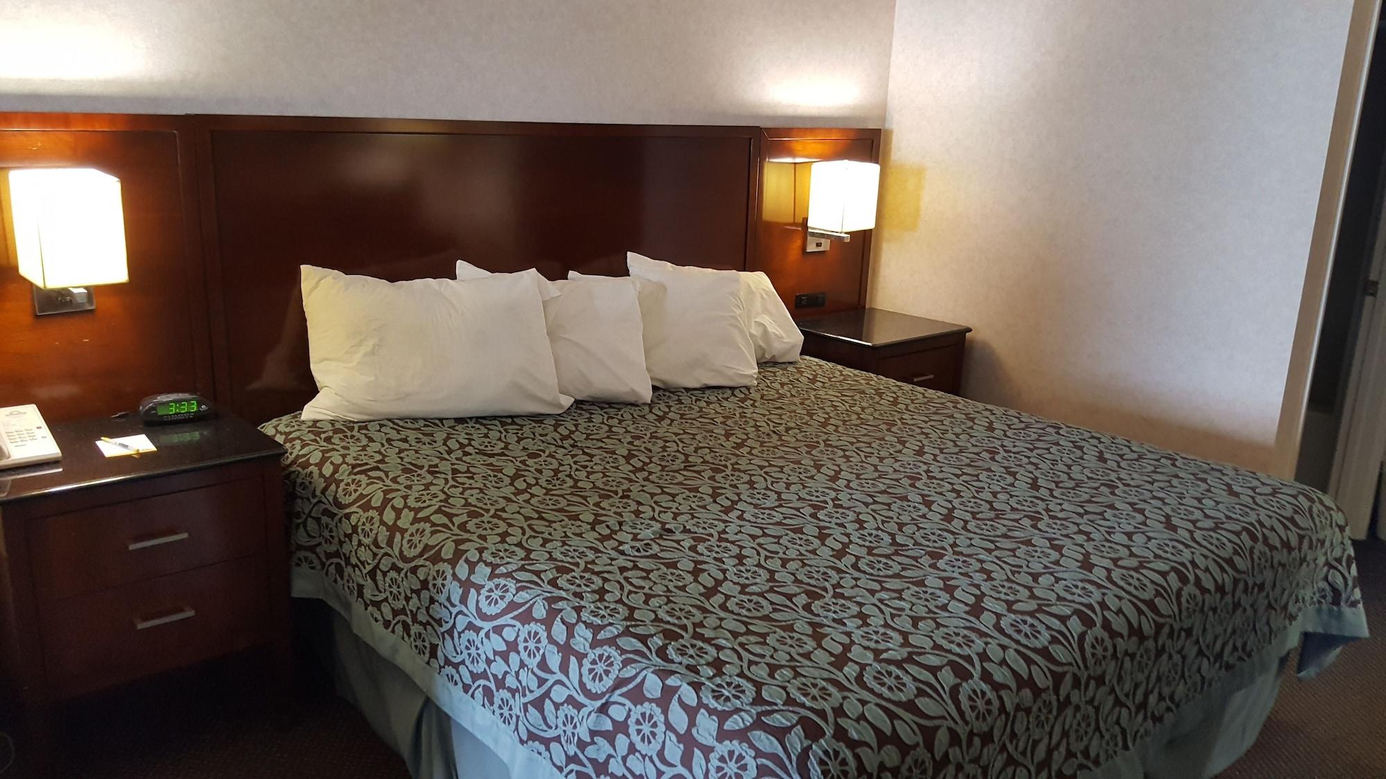 Days Inn By Wyndham מוריסטאון מראה חיצוני תמונה