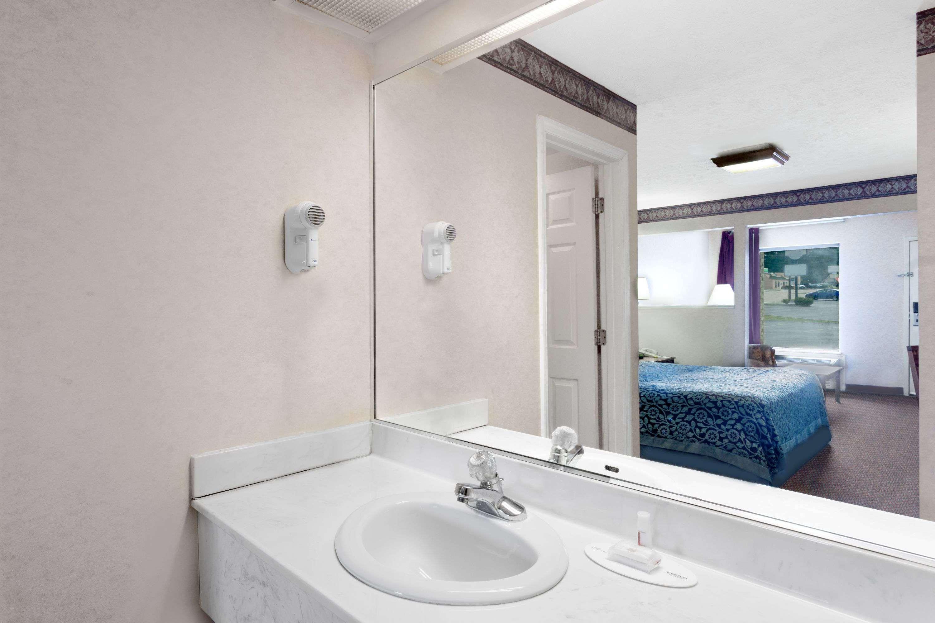 Days Inn By Wyndham מוריסטאון מראה חיצוני תמונה