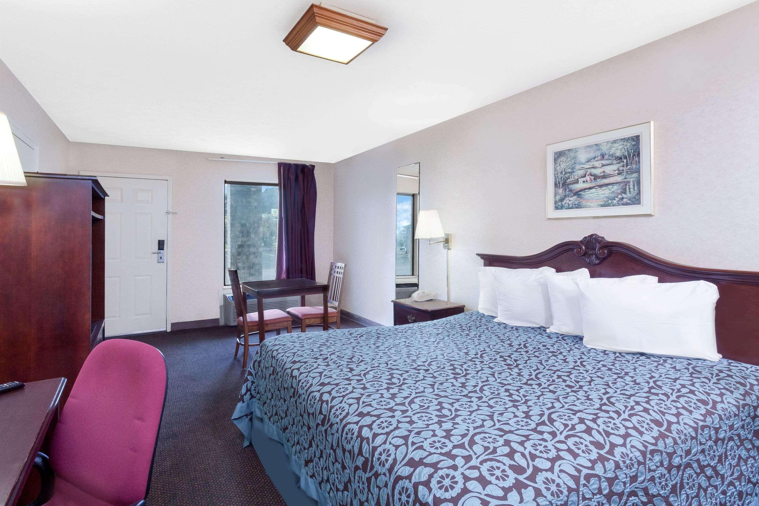 Days Inn By Wyndham מוריסטאון מראה חיצוני תמונה