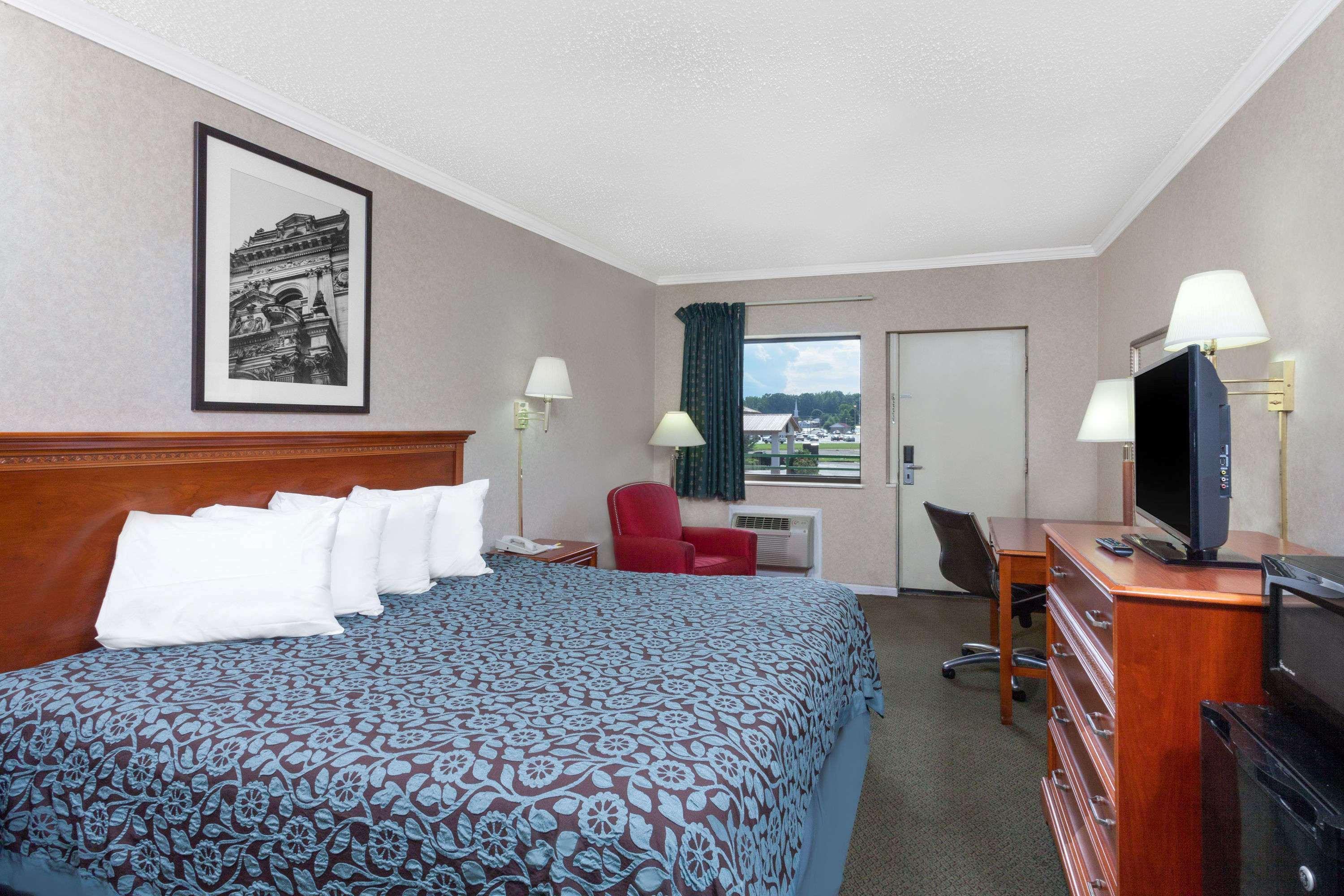 Days Inn By Wyndham מוריסטאון מראה חיצוני תמונה