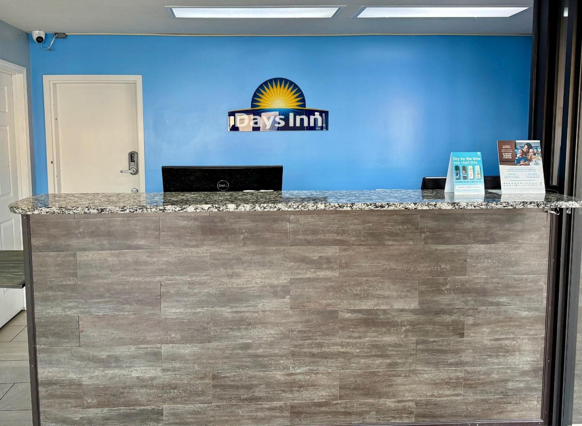 Days Inn By Wyndham מוריסטאון מראה חיצוני תמונה