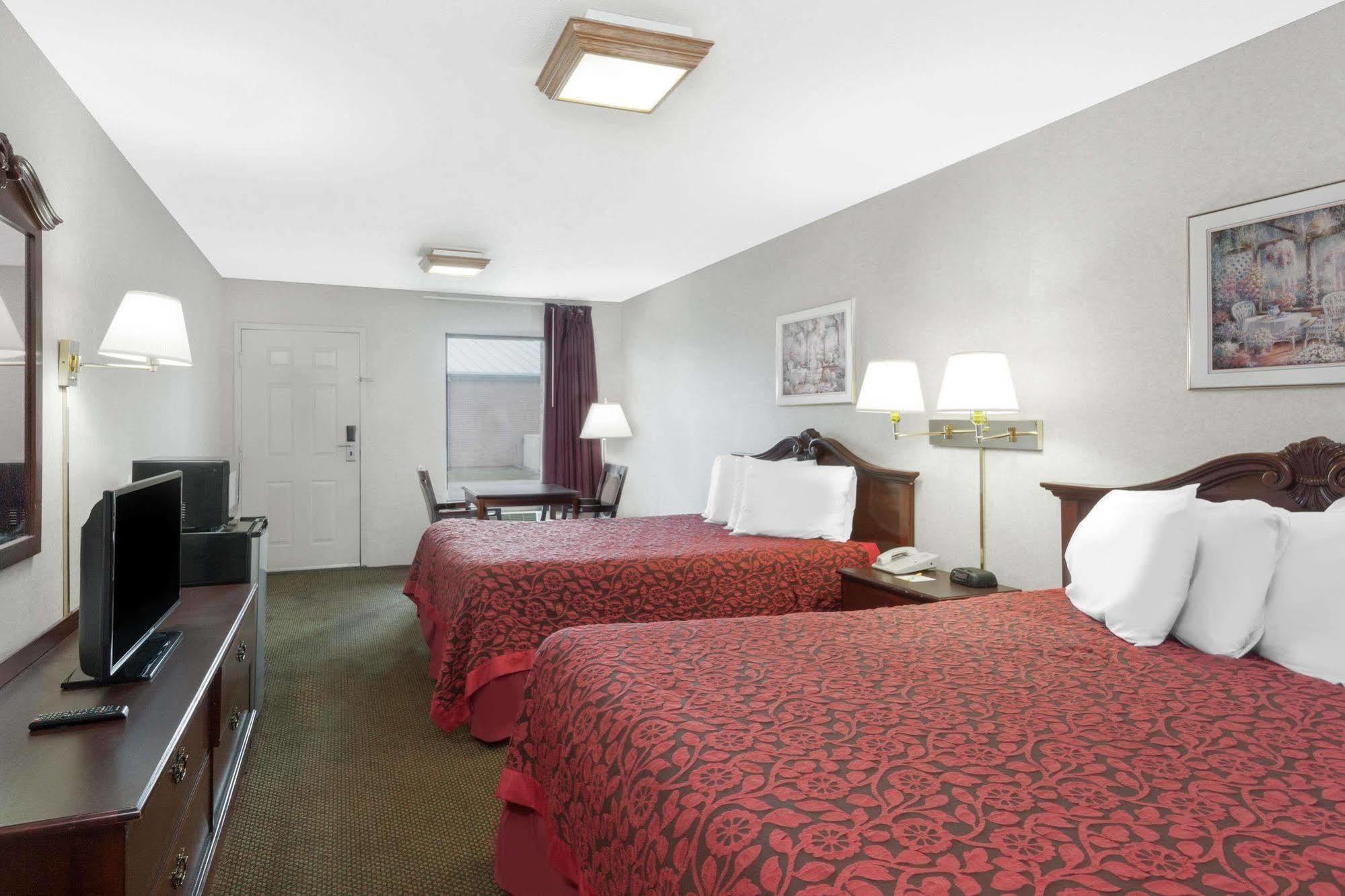 Days Inn By Wyndham מוריסטאון מראה חיצוני תמונה